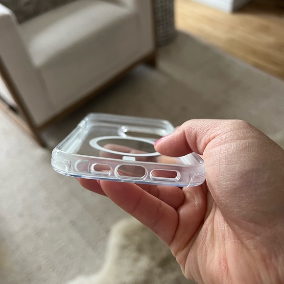 OtterBox iPhone 13 Pro Case for MagSafe
Symmetry Series Clear Antimicrobial - Picture 9 of 14